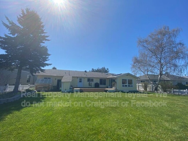 Building Photo - 8252 Cowichan Rd