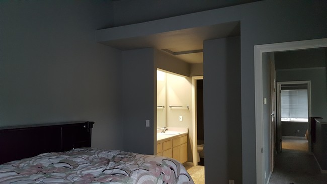 Building Photo - 4333 Hazel Ridge Ln