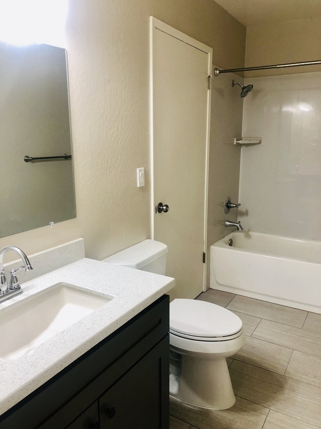 Bathroom - 1455 Latour Ln