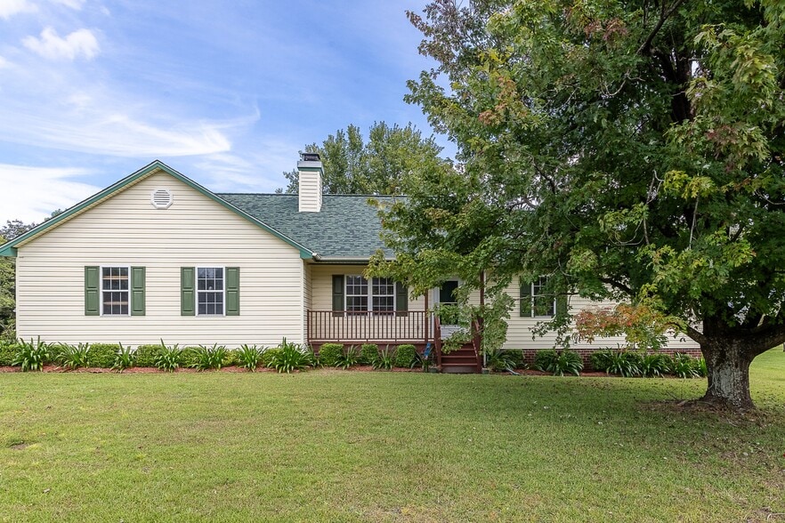 Front of Home - 400 Kant Pl