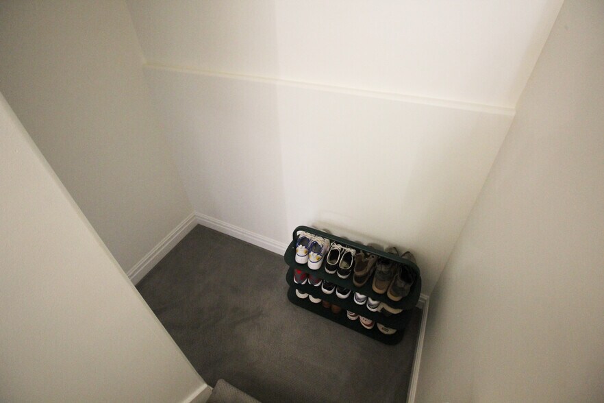 Building Photo - 625 E 200 S