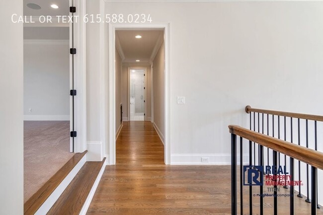 Building Photo - 9220 Lehigh Dr