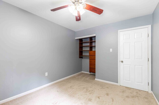 Building Photo - Spacious 3 Bedroom, 2 Bath Condo in Unionv...