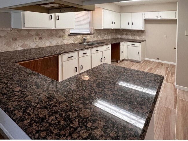 Building Photo - 3122 Windmill St