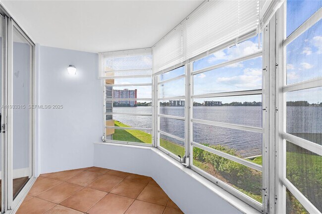 Building Photo - 1300 NE 191st St