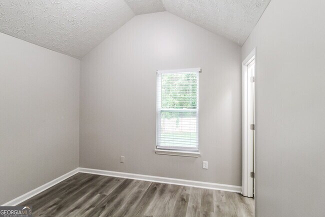 Building Photo - 1455 Pebble Ridge Ln