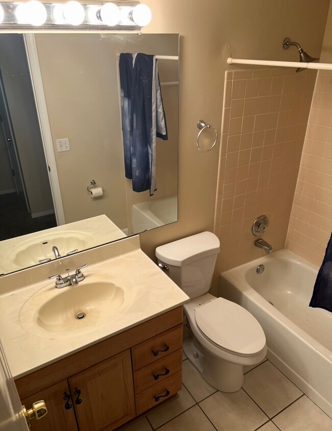 Building Photo - 18 Duffy Ct