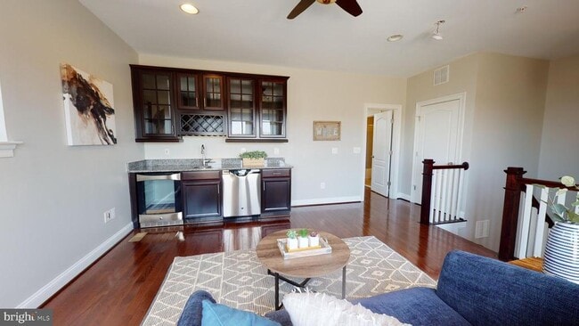 Building Photo - 726 River Mist Dr