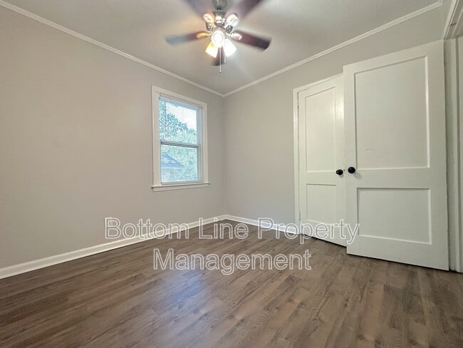 Building Photo - 2115 Double Oaks Rd