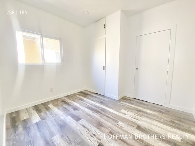 Building Photo - 2822 Darwin Ave