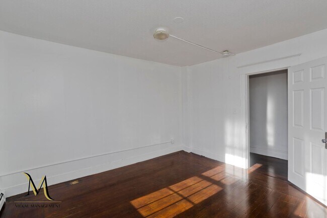 Building Photo - 528-532 Union Street