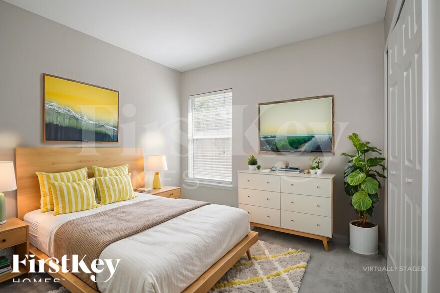 Building Photo - 2424 Willowbend Dr