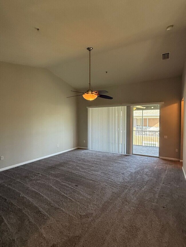 Building Photo - 3BR 2BA w/ Screened Patio + Pool/Gym Access in Gated Villa Serena