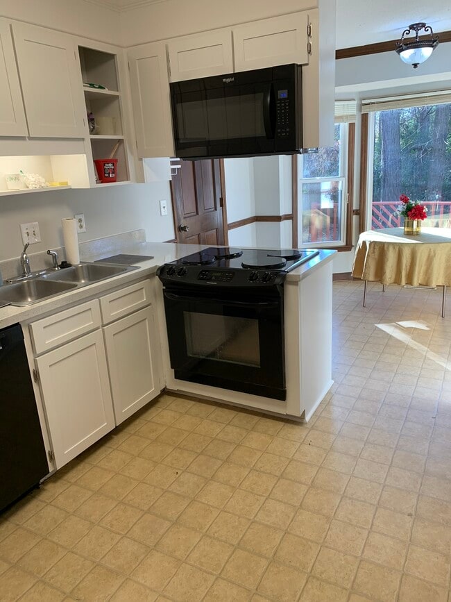 Building Photo - 7504 Milestone Ct