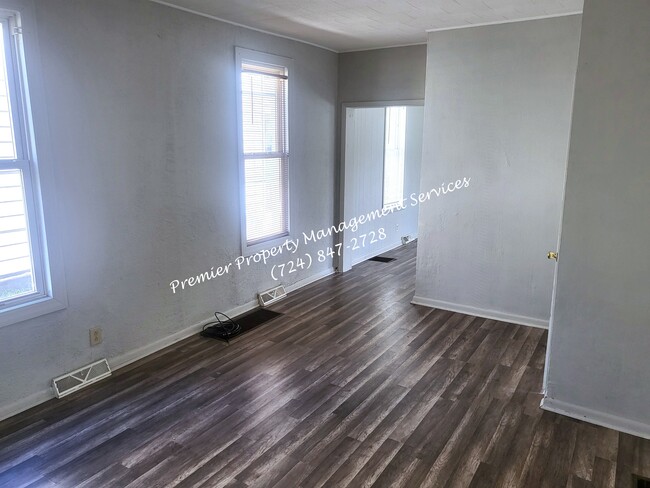 Building Photo - 509 Blaine St