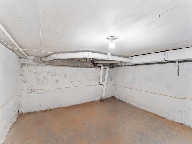 Building Photo - 2430 N 4th St