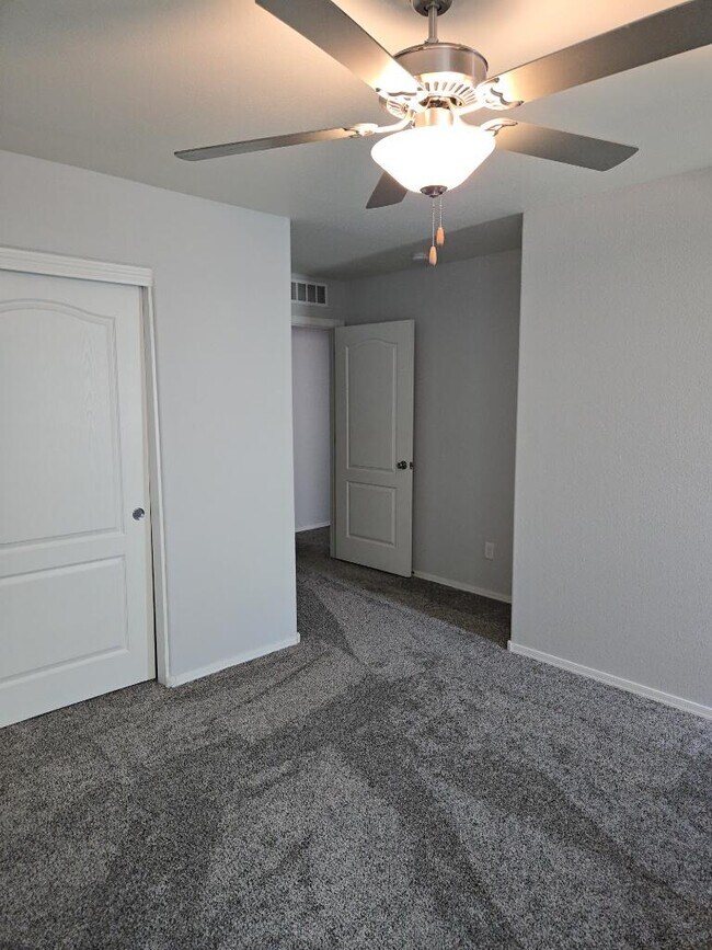 Building Photo - 1616 Volponi Dr SE
