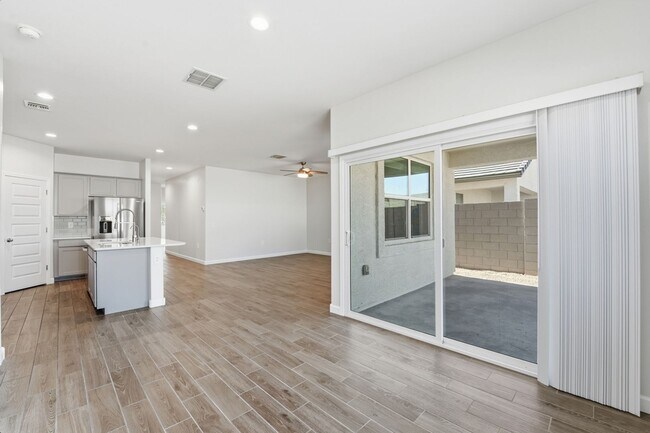 Building Photo - Modern 4-Bedroom Ranch-Style Corner Lot Home - *RENT SPECIAL*