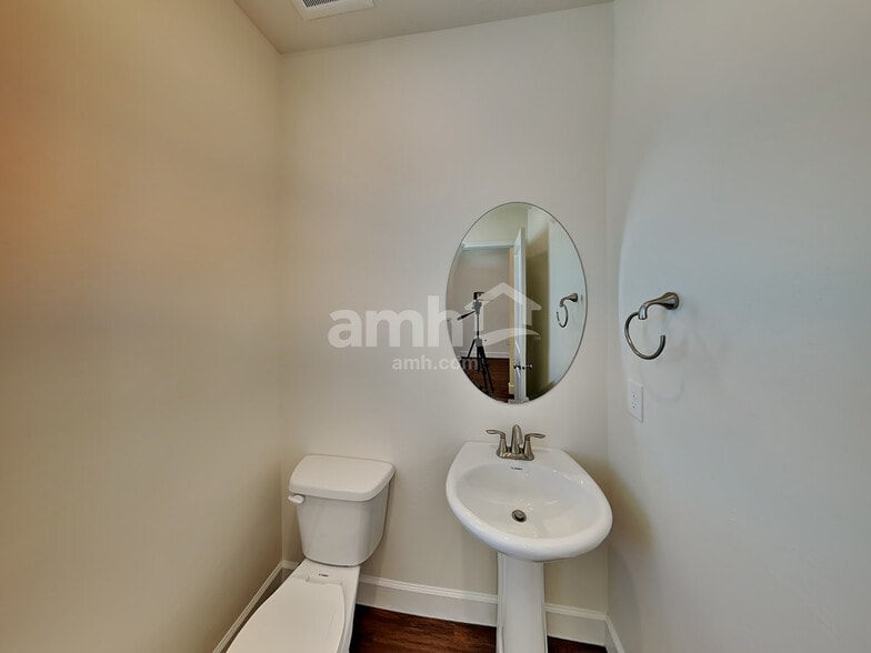 Building Photo - 2357 Surry Way