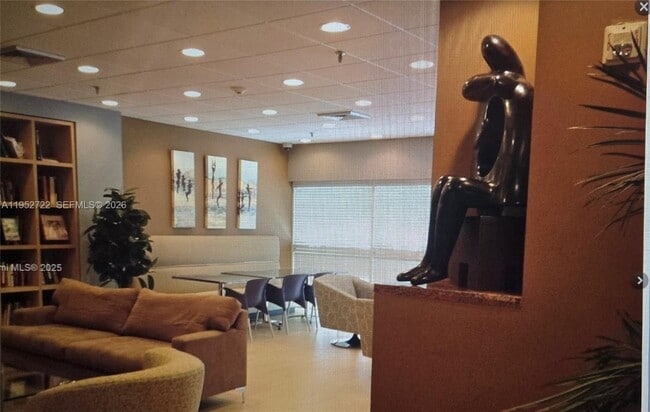 Building Photo - 850 N Miami Ave