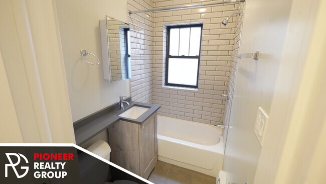 Building Photo - 2840 N Orchard St