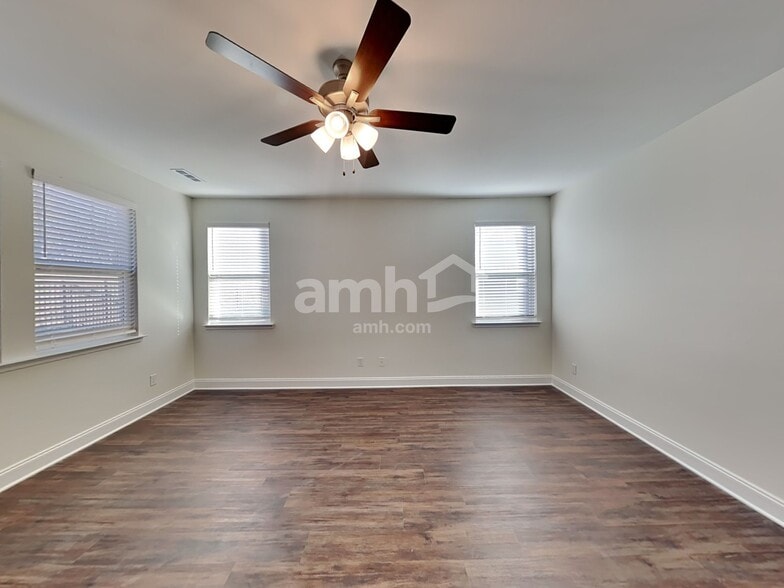 Building Photo - 118 Marin Dr