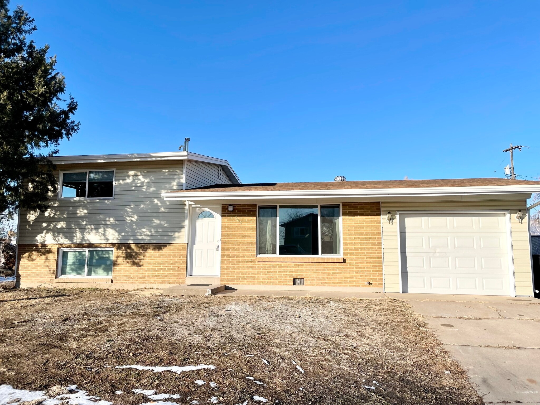 Building Photo - 564 W 5275 S