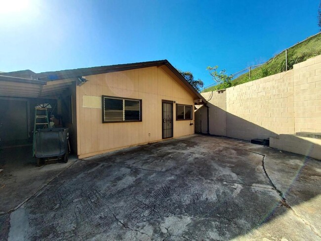 Building Photo - 98-364 Kilihe Way #33B, Aiea, HI 96701