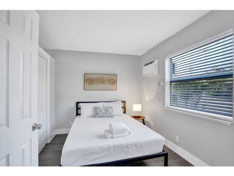 Building Photo - 50 Davie Blvd