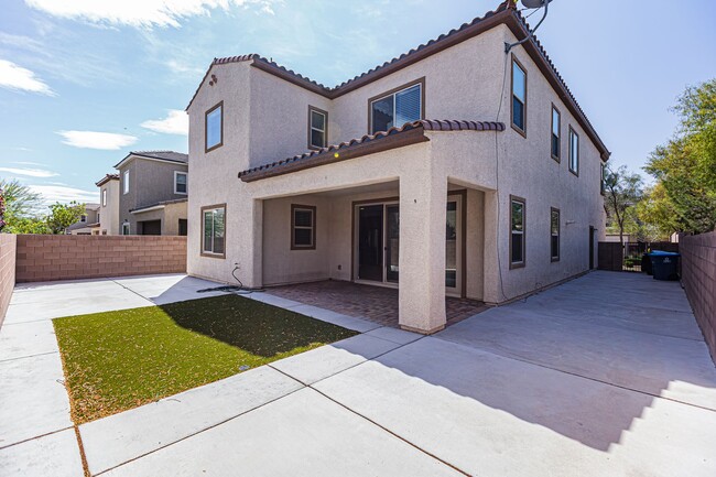 Building Photo - Beautiful Home in a Gated Community
