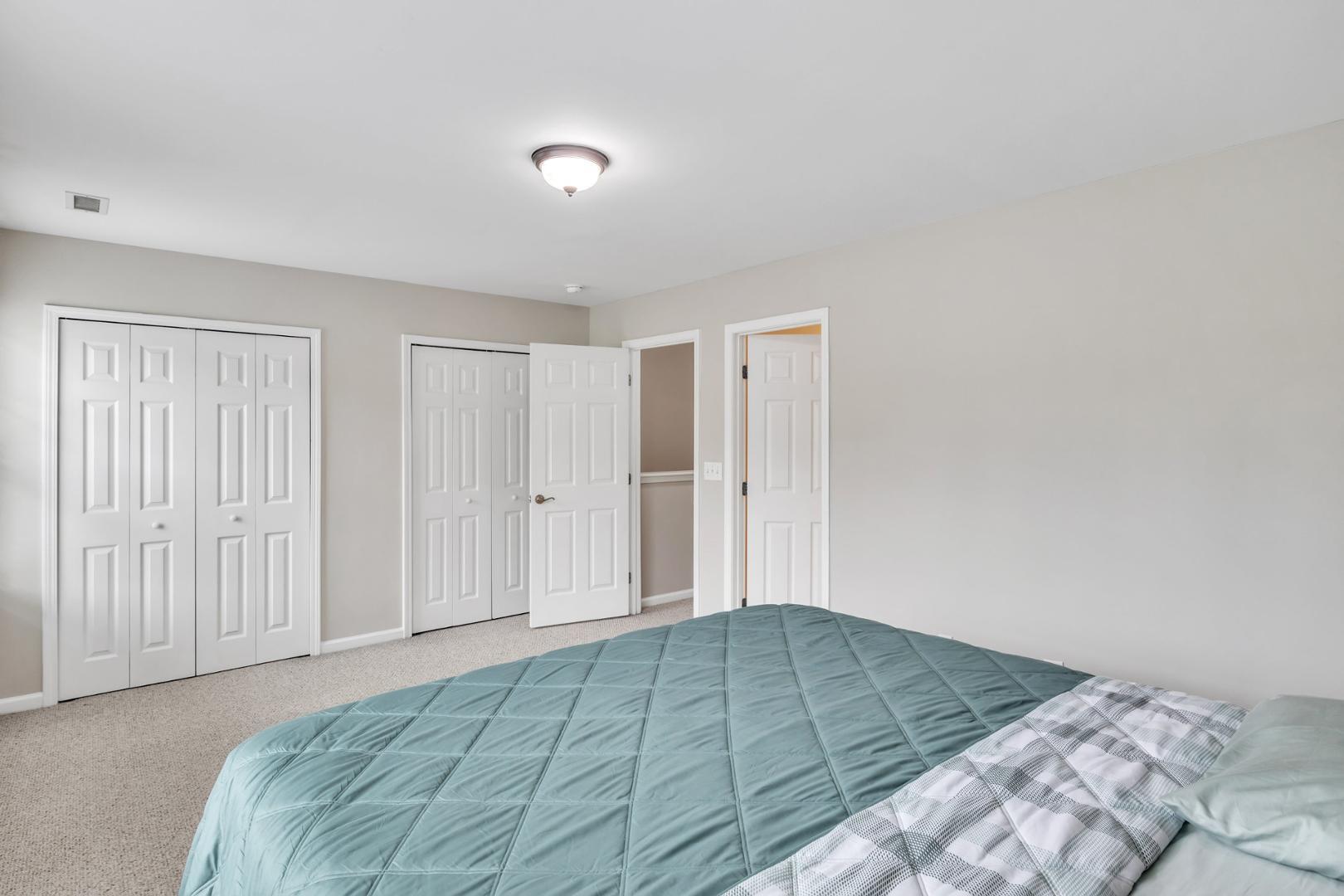 Building Photo - 255 Hampshire Downs Dr