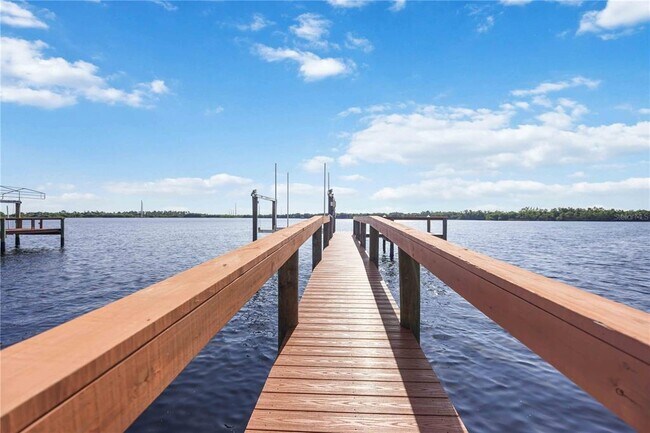 Primary Photo - 2300 Harbour Dr