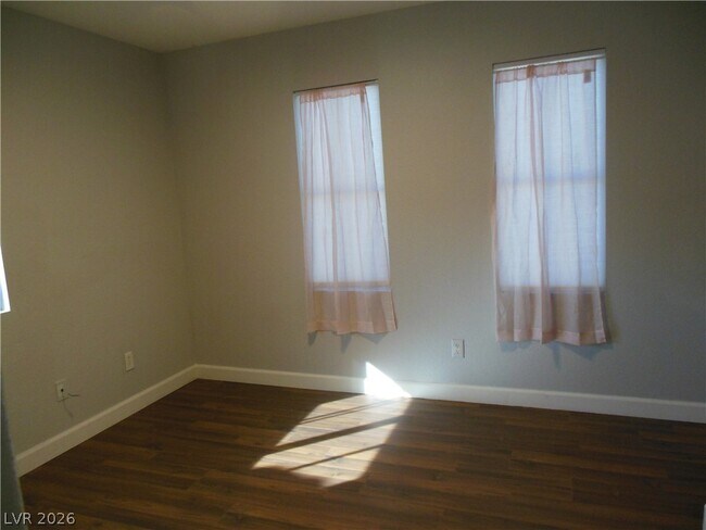 Building Photo - 5546 Spruce Hill Ct