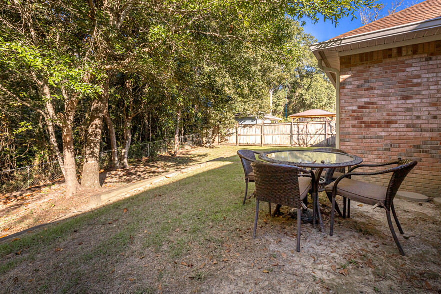 Building Photo - 813 Magnolia Bayou Blvd