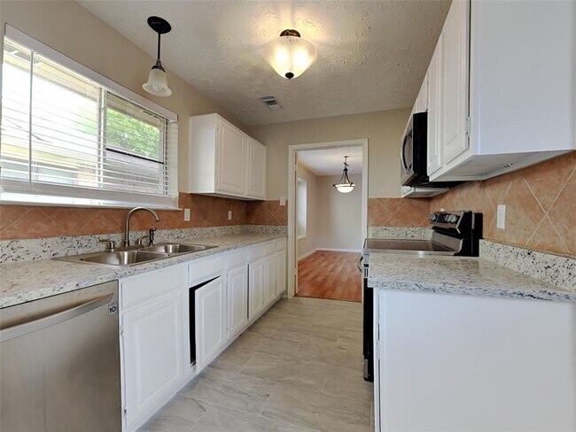 Building Photo - 2218 Barrington Pl Dr