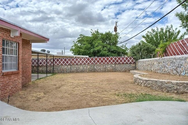 Building Photo - 10073 Kellogg St