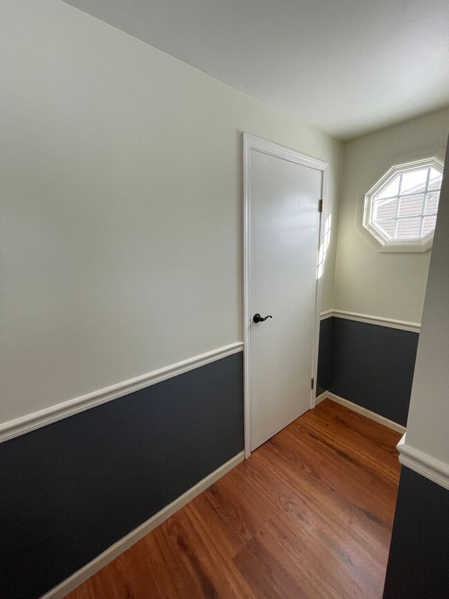 Building Photo - 120 Scottsdale Dr