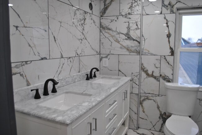 Building Photo - 3711 Broadway