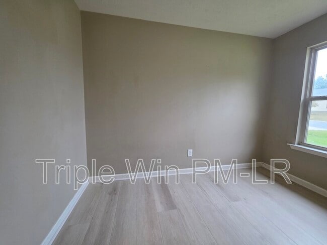 Building Photo - 12 Gold Meadow Loop