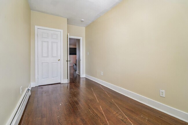 Building Photo - 101 1/2 Ocean Ave