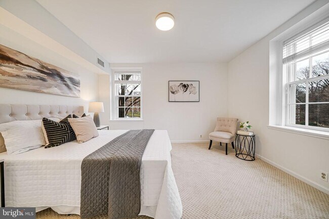 Building Photo - 3701 39th St NW