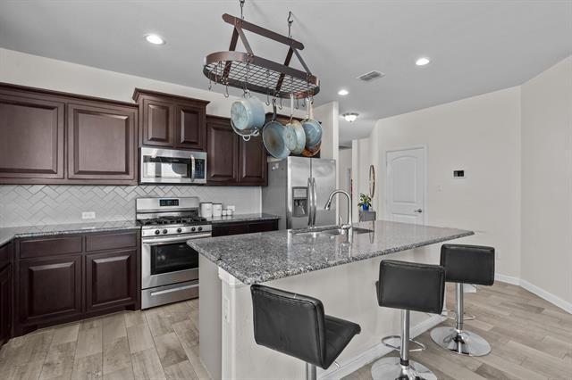 Building Photo - 424 Grassland Dr