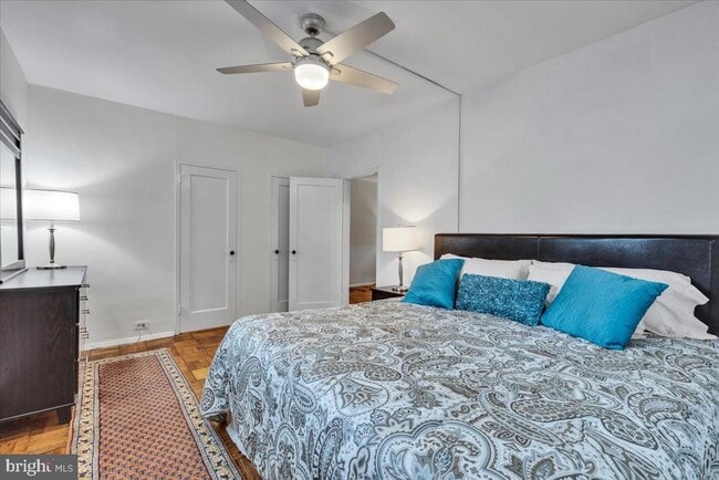 Building Photo - 1132 Valley Dr