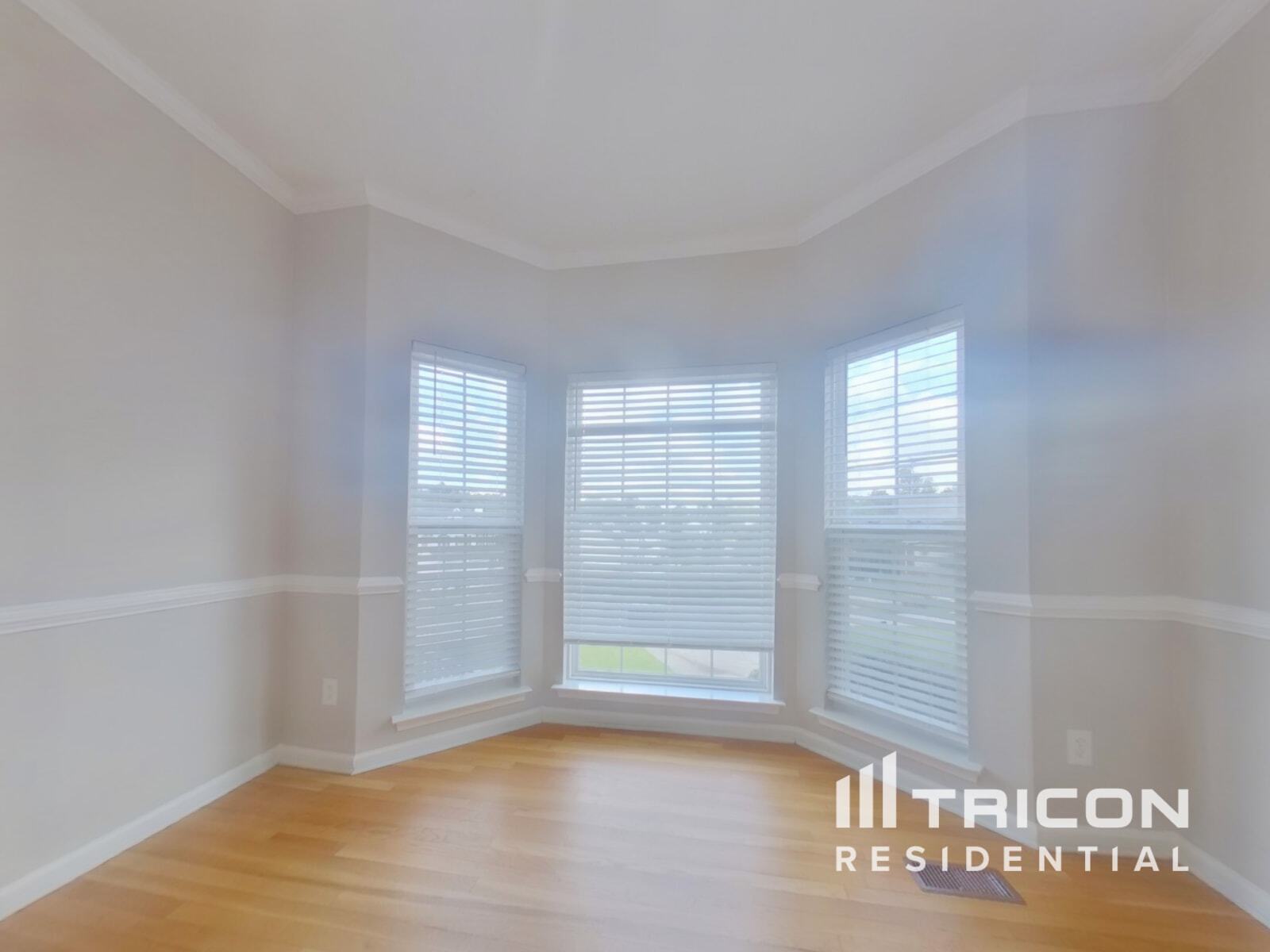 Building Photo - 621 Staffwood Dr