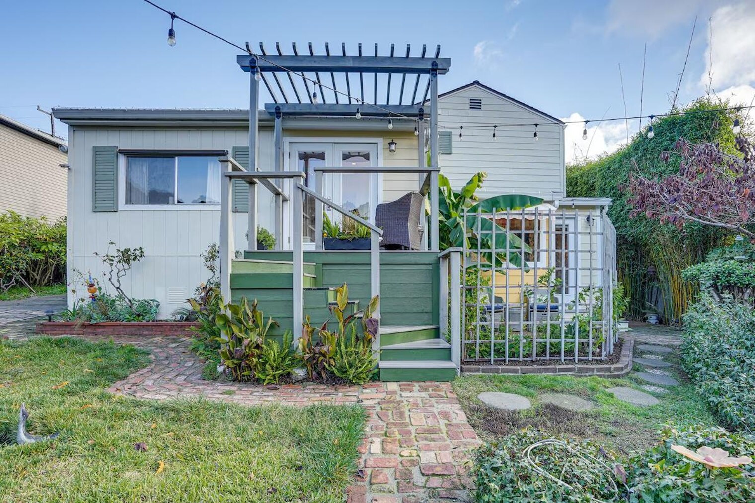 Building Photo - 649 El Centro Rd