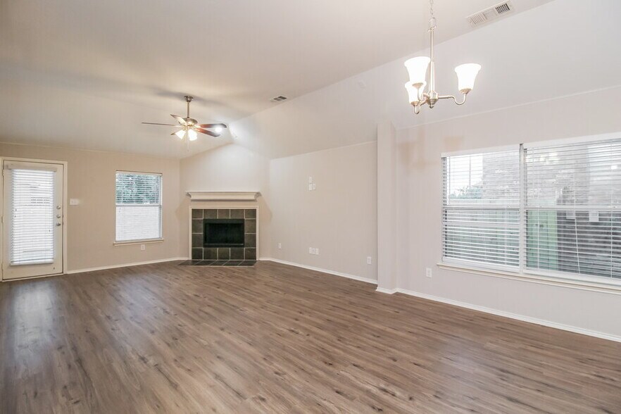 Building Photo - 1820 Marlin Dr