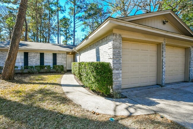 Building Photo - 21 Pineash Ct