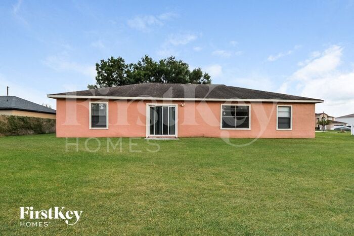 Building Photo - 815 Adour Dr