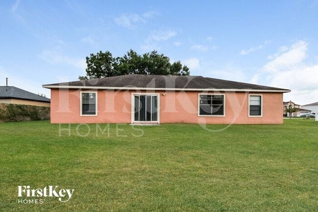 Building Photo - 815 Adour Dr