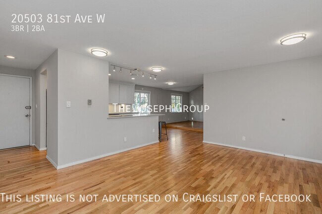 Building Photo - Open and bright 3 bed/1.75 bath in Edmonds!
